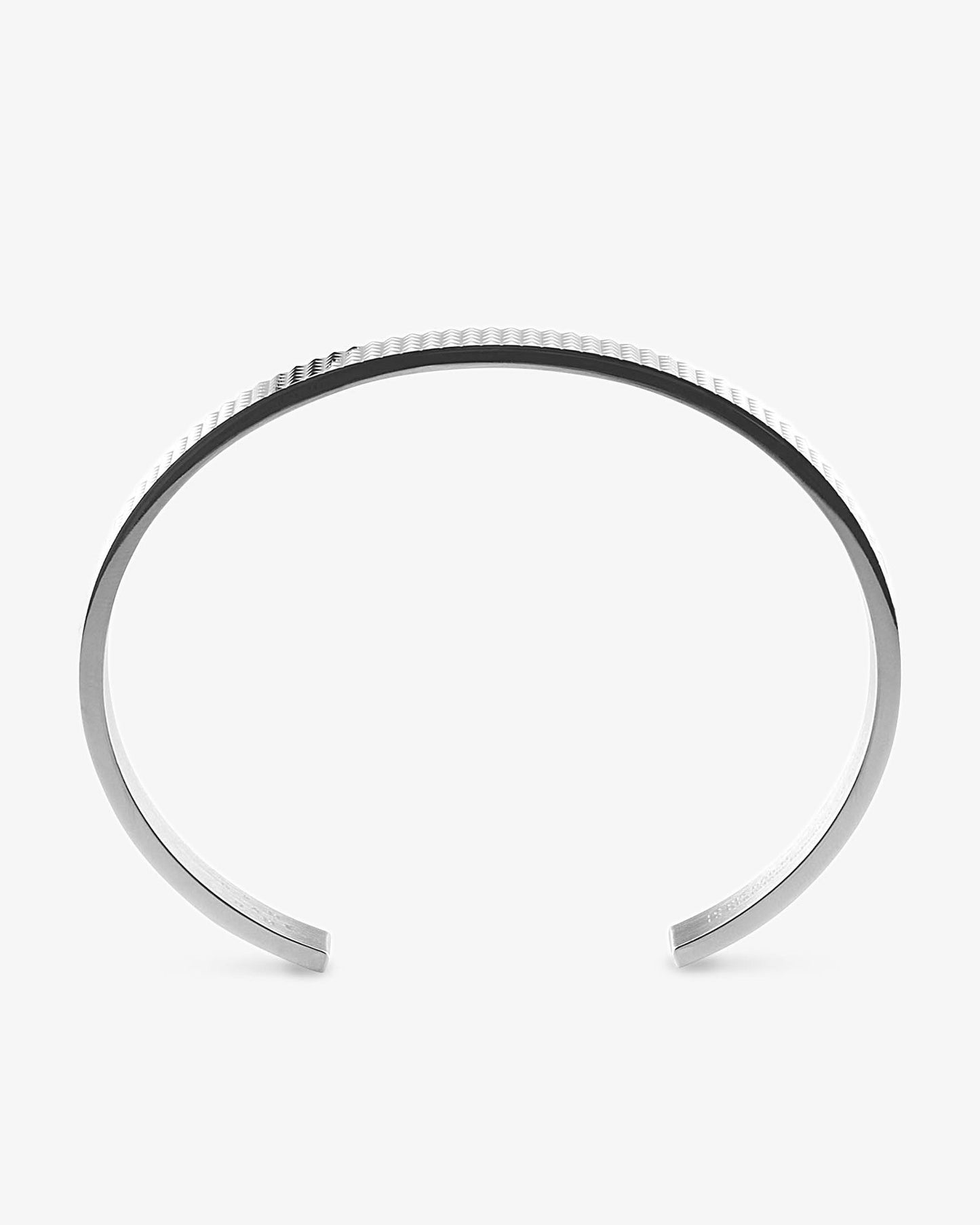 Le gramme 23g pyramid guilloche bracelet