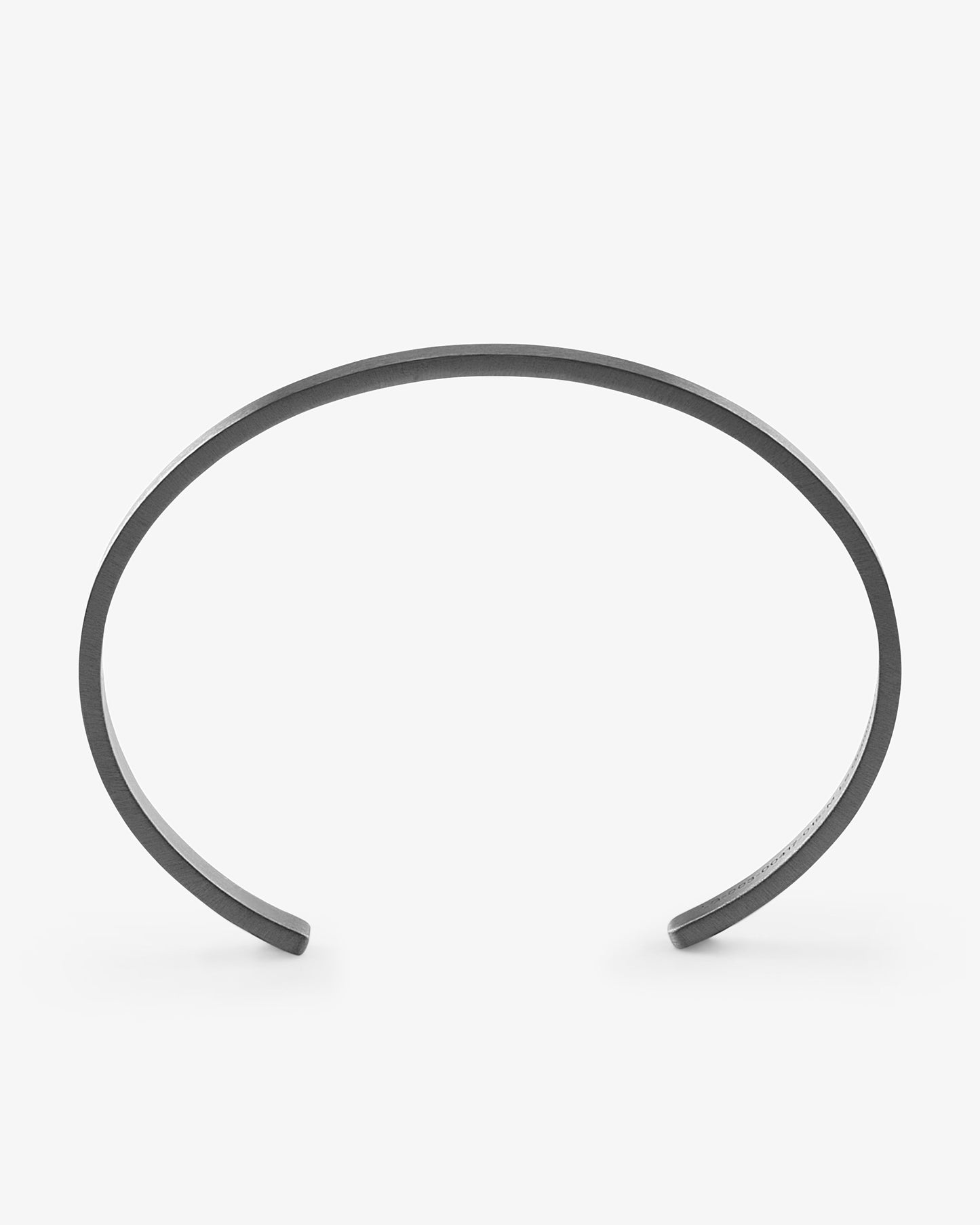 Le gramme 15g brushed black ribbon bracelet