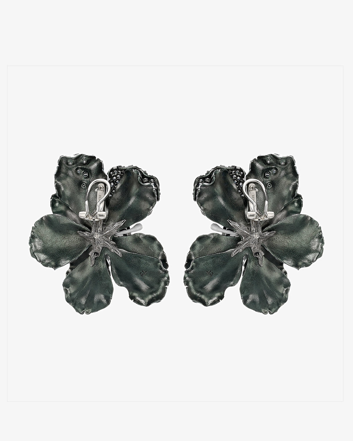 Anabela Chan Monochromatic Poppy Earrings