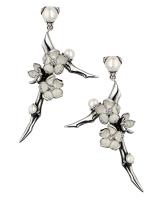 Kolczyki Cherry Blossom, srebro lub srebro pozłacane, perły i diamenty, 5760 PLN / 6240 PLN