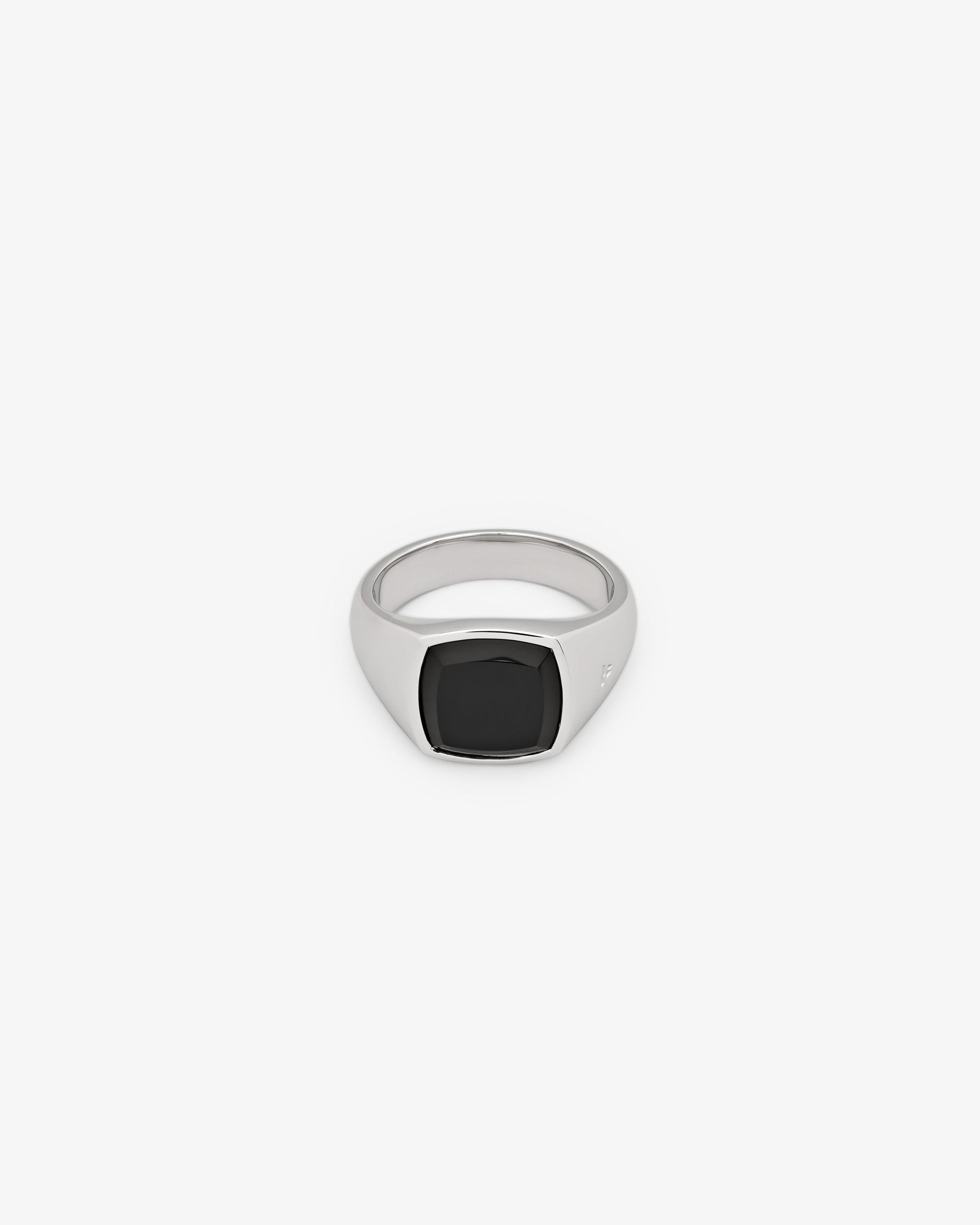 Tom Wood Kay Ring Polished Onyx