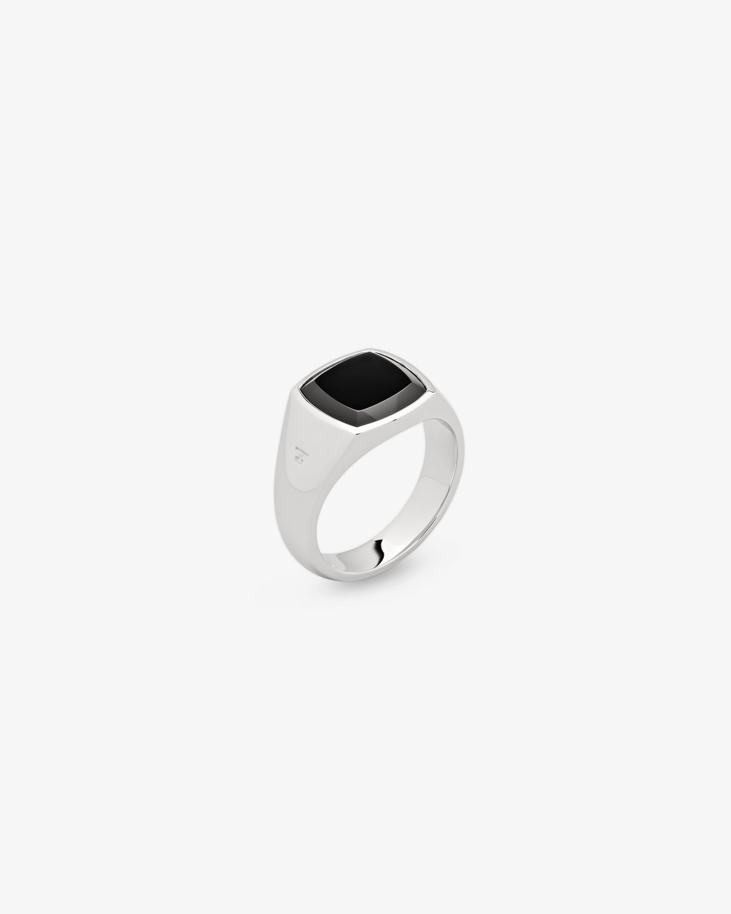 Tom Wood Kay Ring Polished Onyx