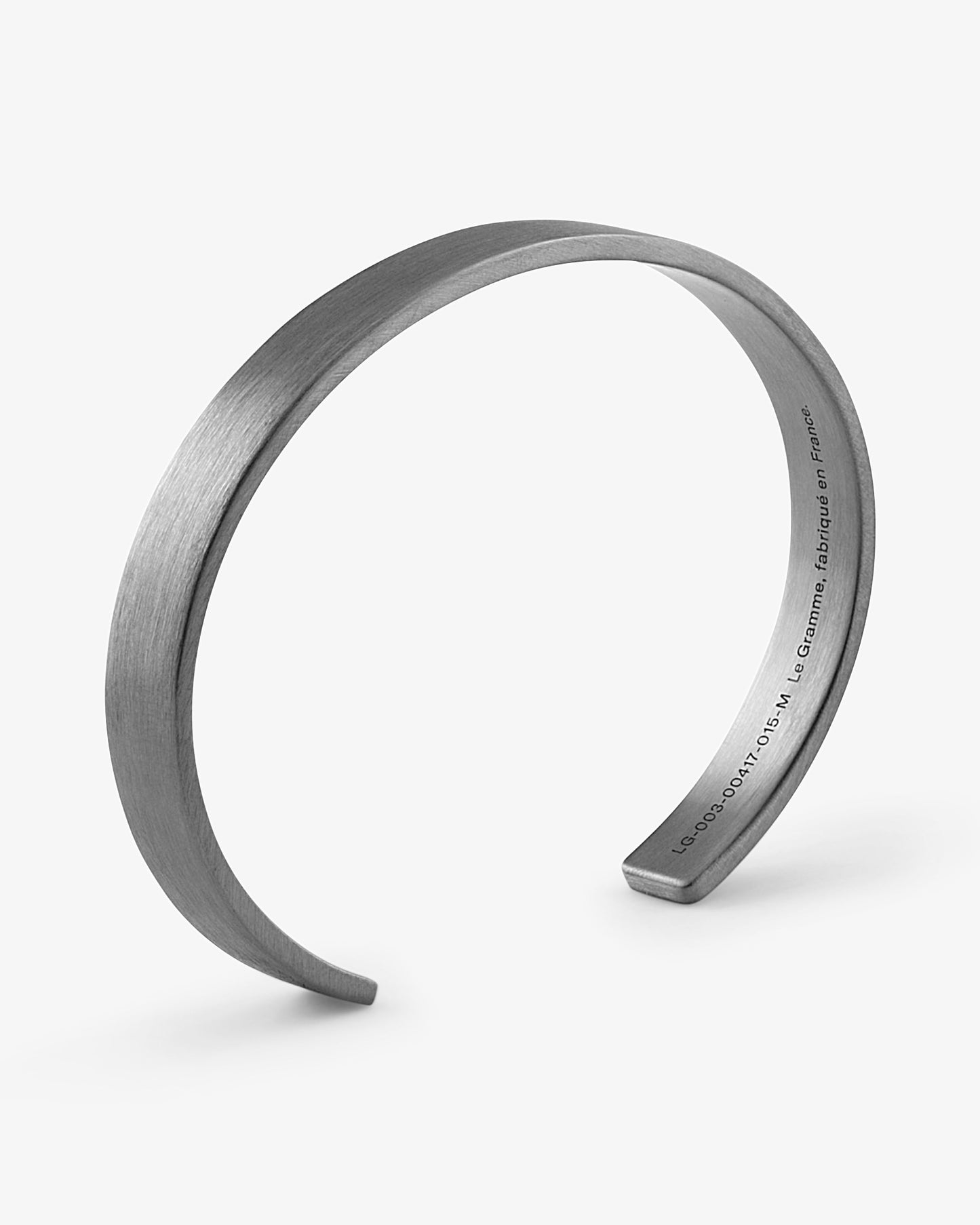 Le gramme 21g brushed black ribbon bracelet