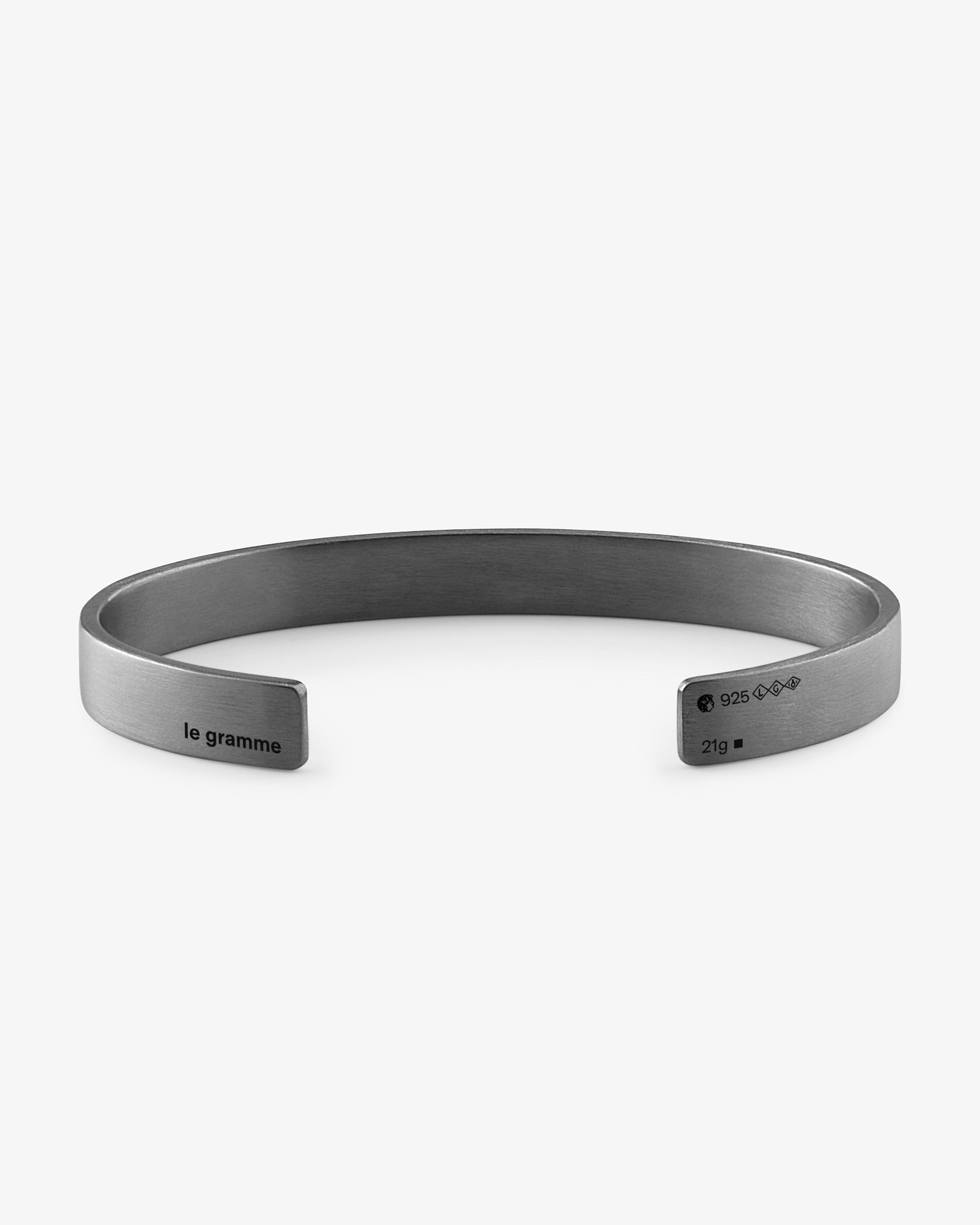 Le gramme 21g brushed black ribbon bracelet