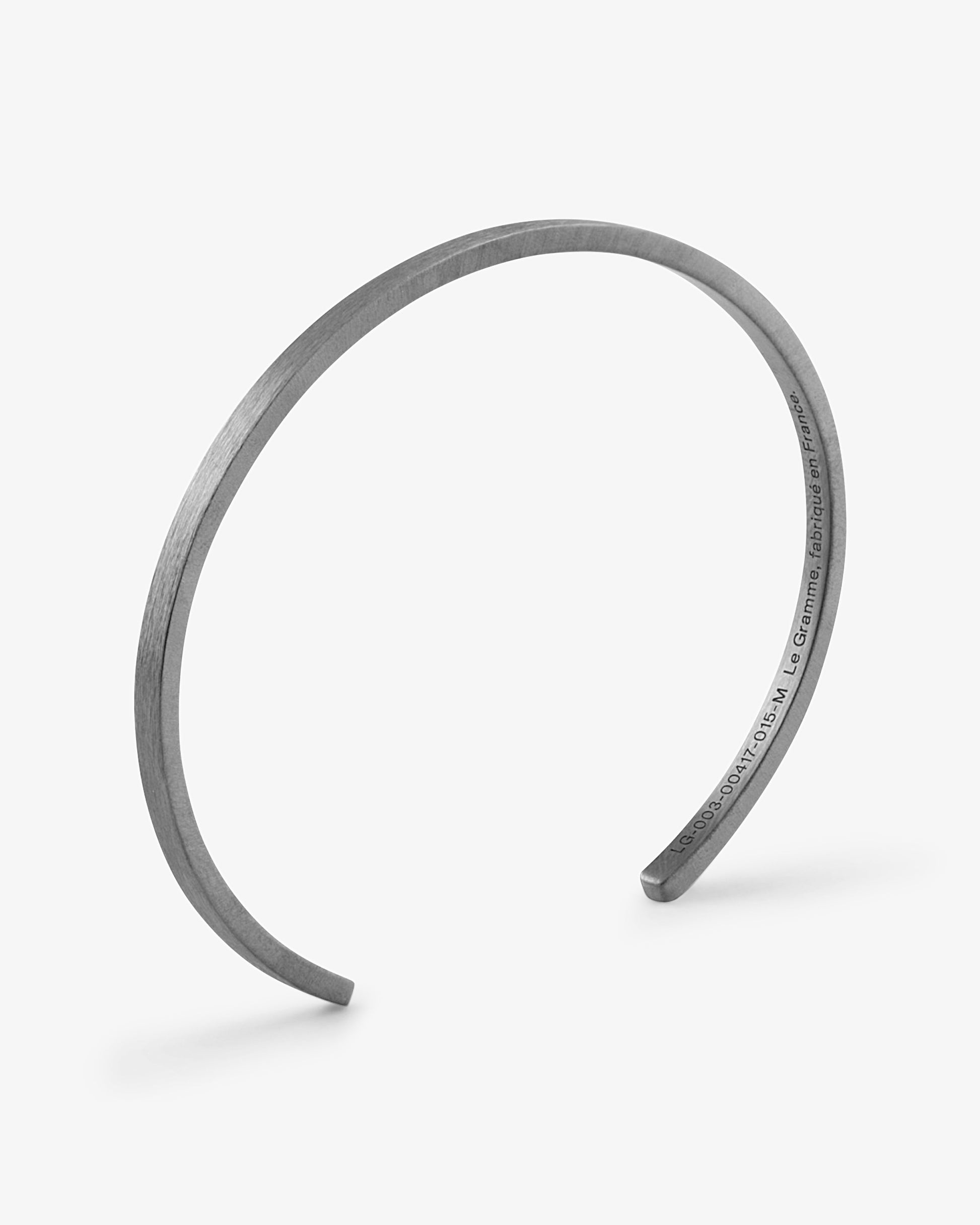 Le gramme 7g brushed black ribbon bracelet
