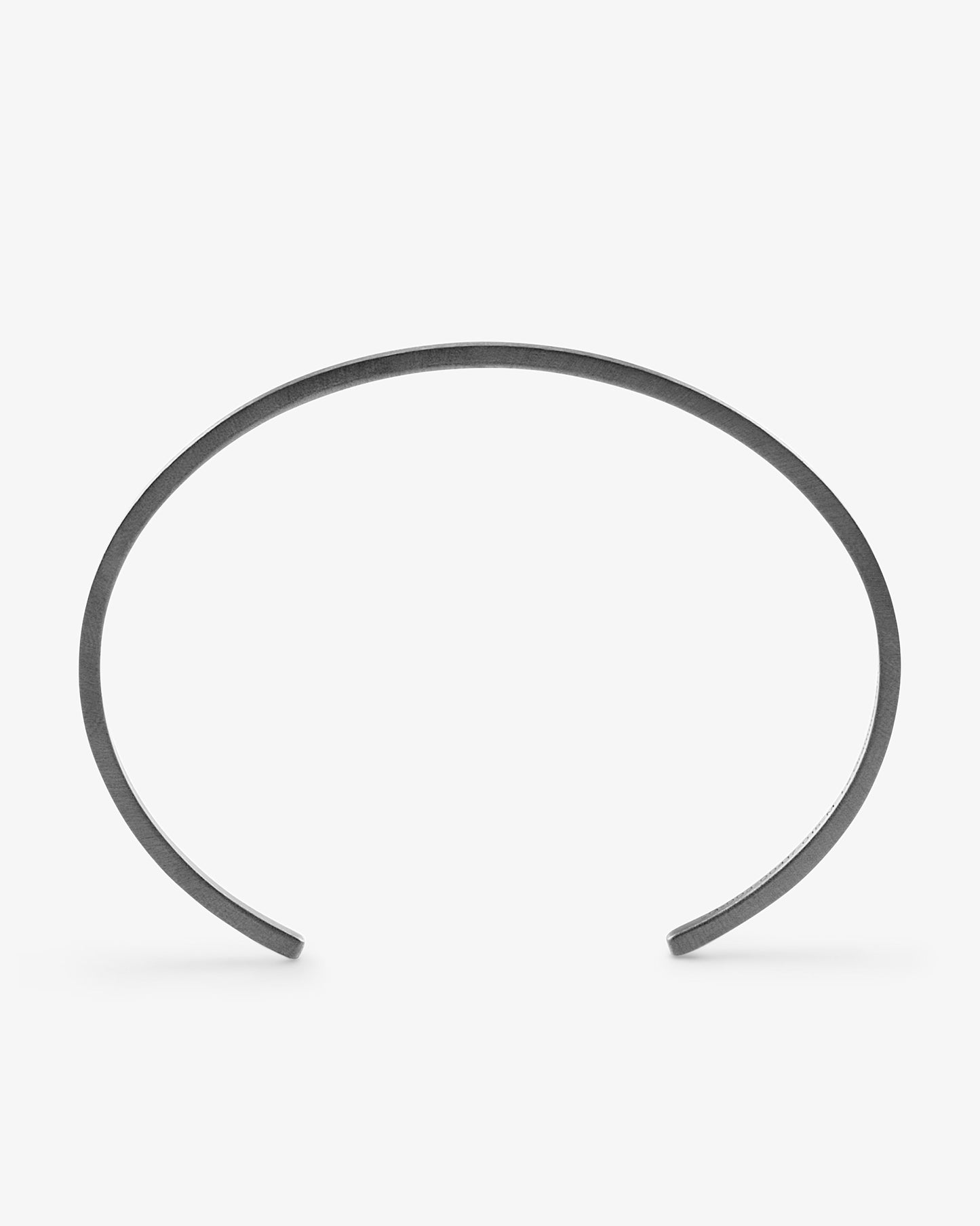 Le gramme 7g brushed black ribbon bracelet