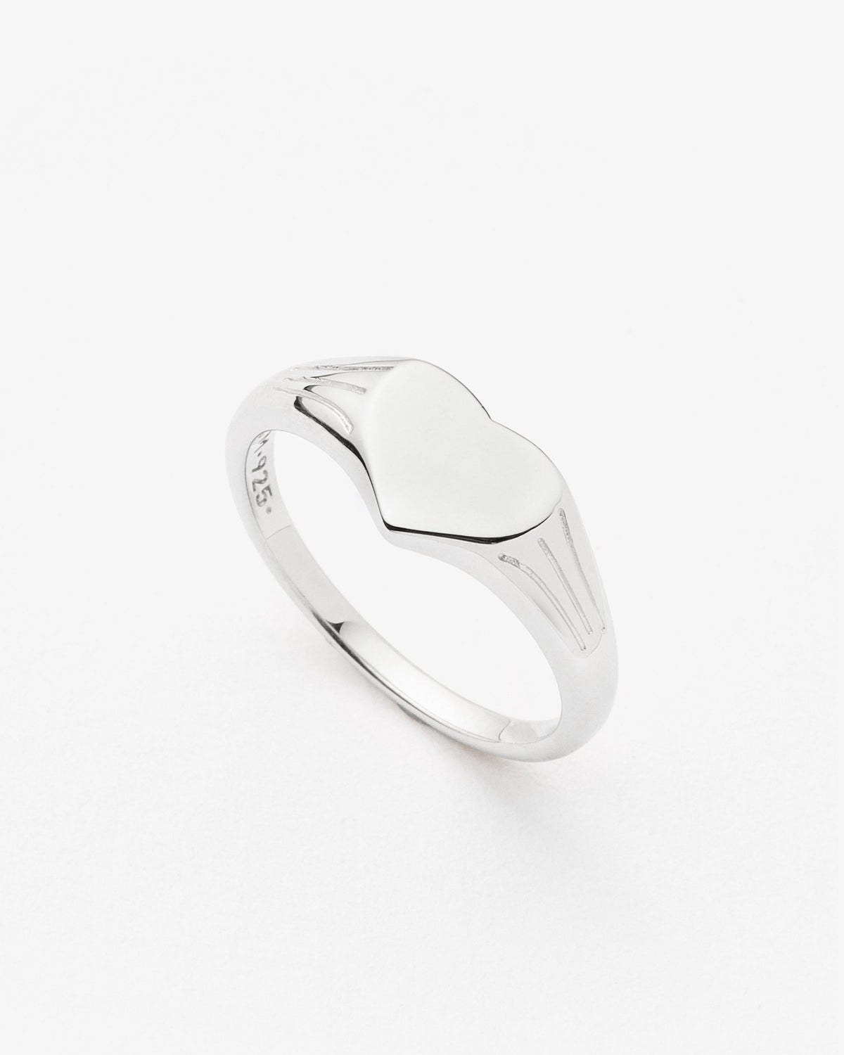 Missoma Engravable Heart Signet Ring in silver-plated brass
