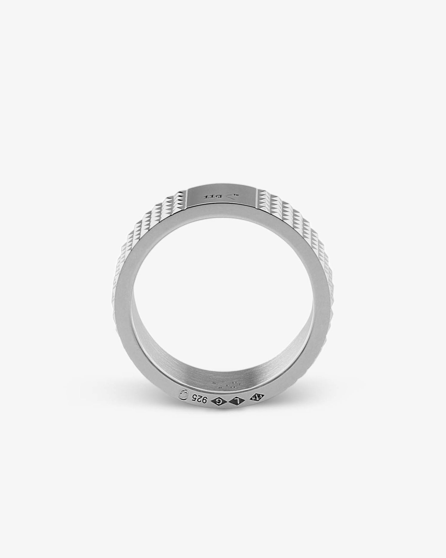 Le gramme 9g pyramid guilloche polished ribbon ring