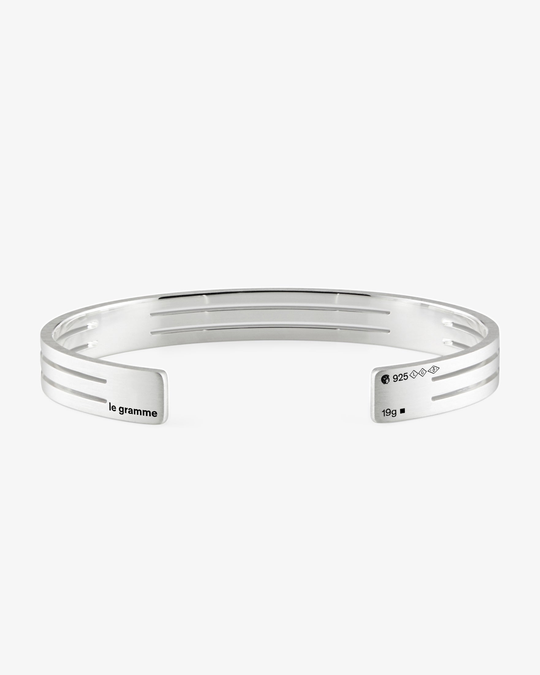 Le gramme 19g punched brushed ribbon bracelet