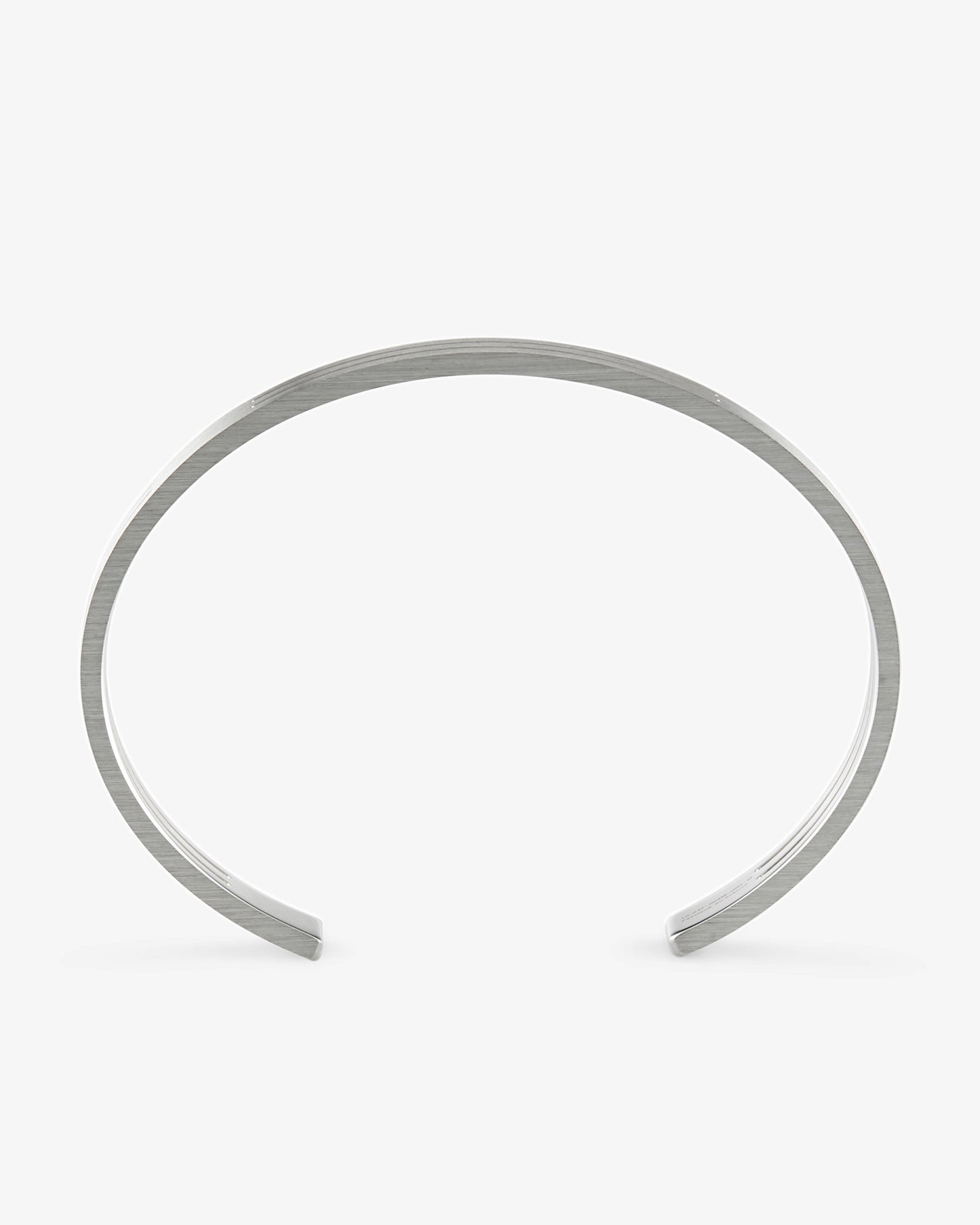 Le gramme 19g punched brushed ribbon bracelet