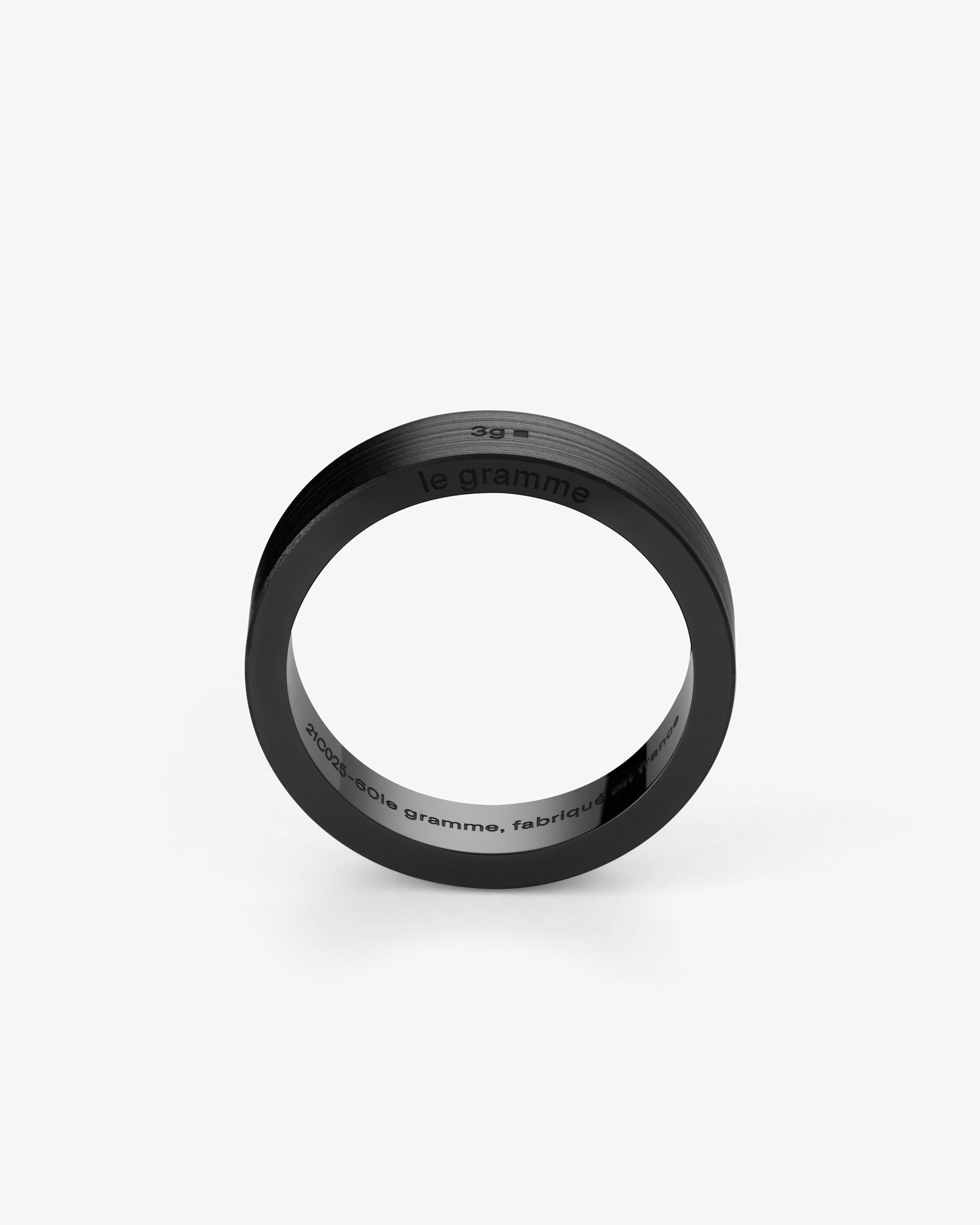 Le gramme 3g brushed ceramic ribbon ring