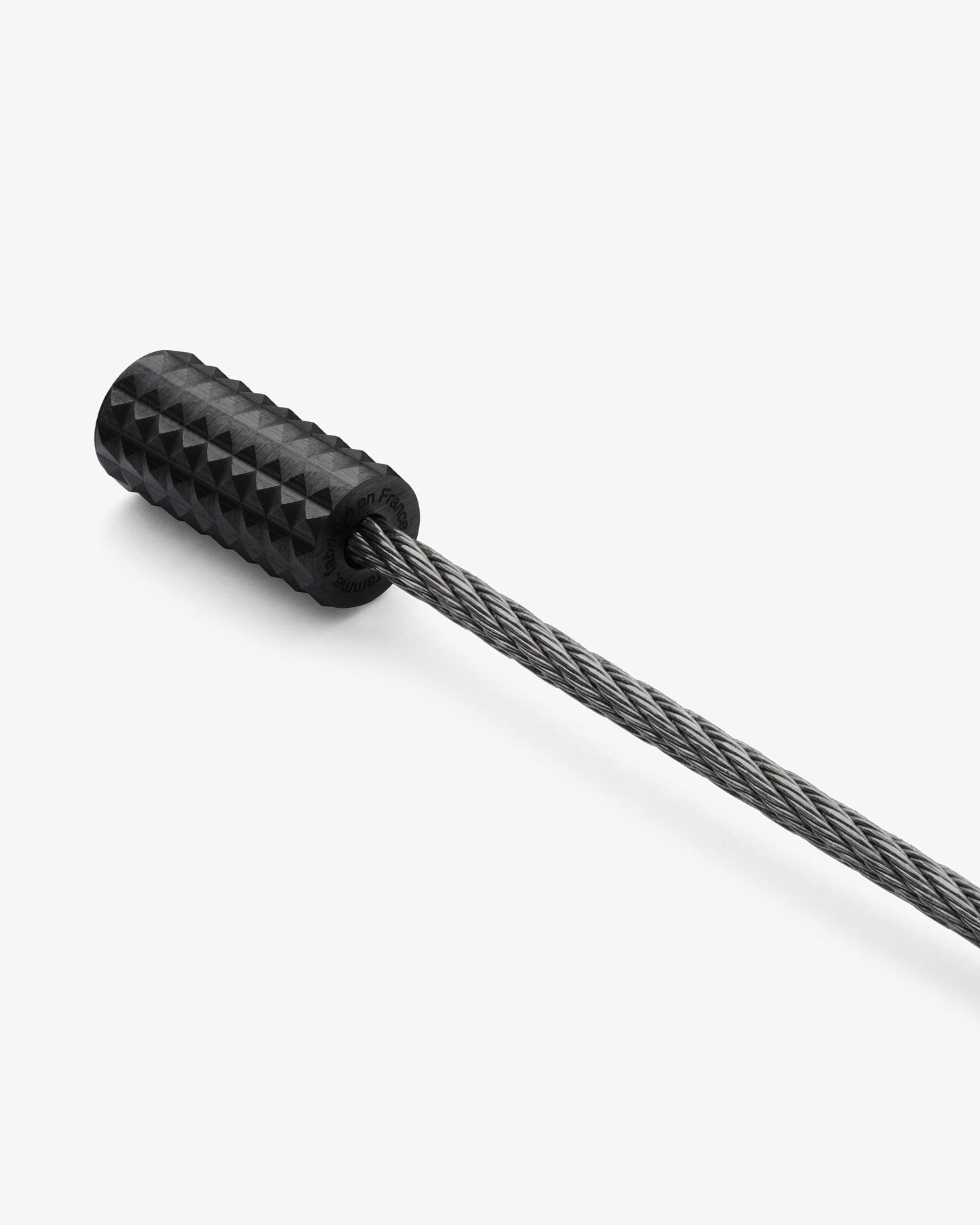 Le gramme 7g brushed black ceramic pyramid guilloche cable bracelet