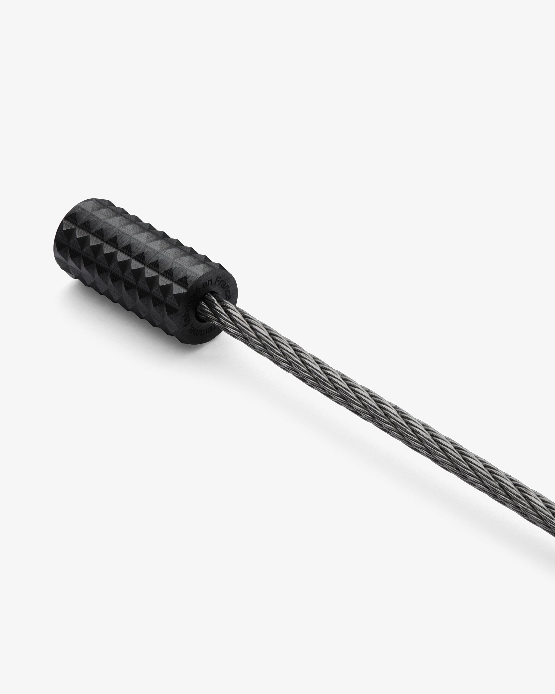 Le gramme 7g brushed black ceramic pyramid guilloche cable bracelet