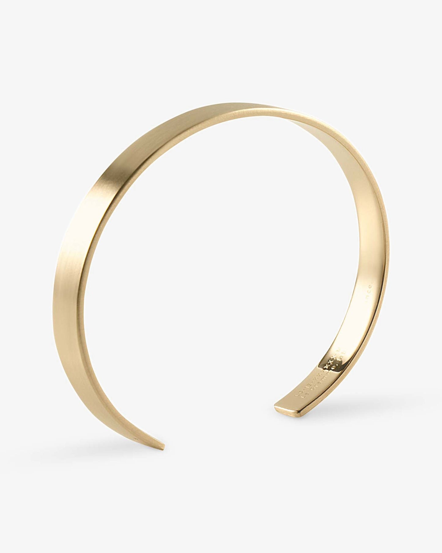 Le gramme 21g brushed 18k gold ribbon bracelet