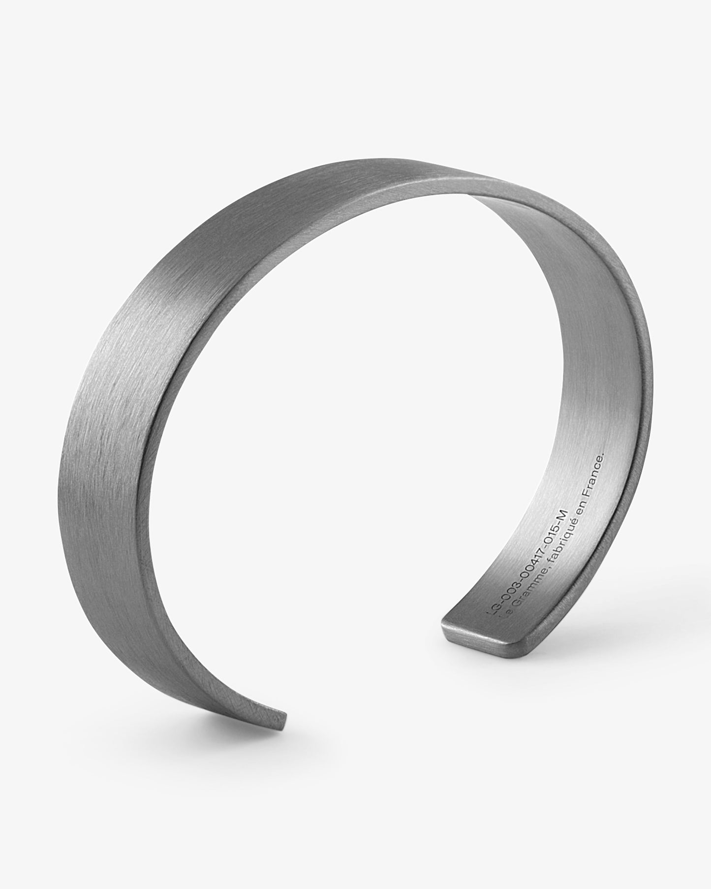 Le gramme 33g brushed black ribbon bracelet