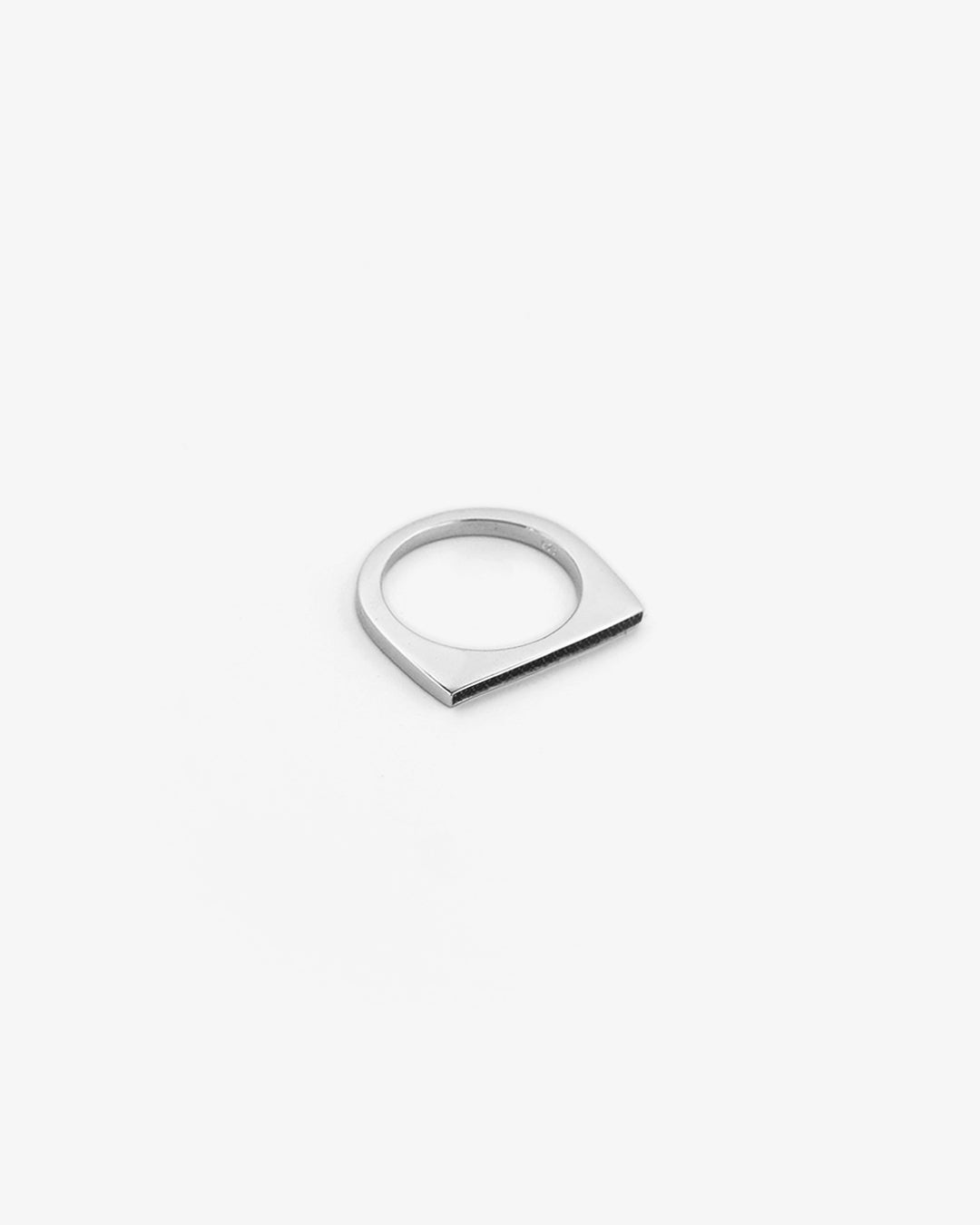 Tom Wood Sleek Ring Top Black Spinel