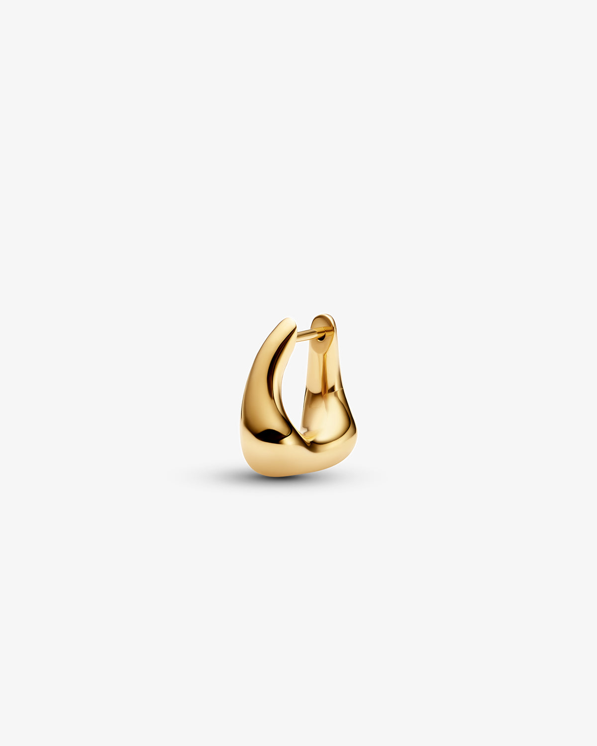 Maria Black Satchel Bend Huggie Single Earring in gold-plated sterling silver