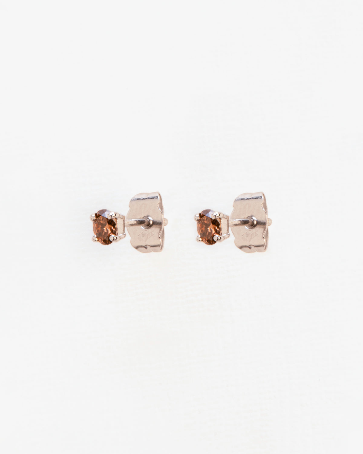 Wouters & Hendrix Gold 18K White Gold Cream Diamond Stud Earrings
