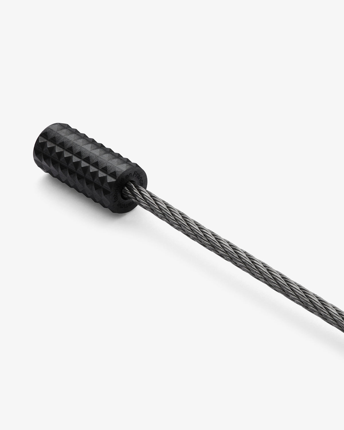 Le gramme 7g brushed black ceramic pyramid guilloche cable bracelet