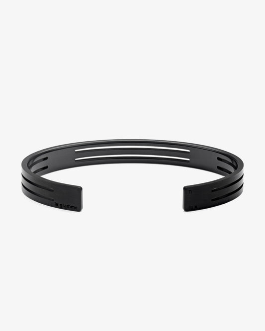 Le gramme 8g dlc titanium punched ribbon bracelet