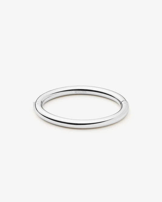 Missoma Chunky Round Hinged Bangle in silver/rhodium-plated metal