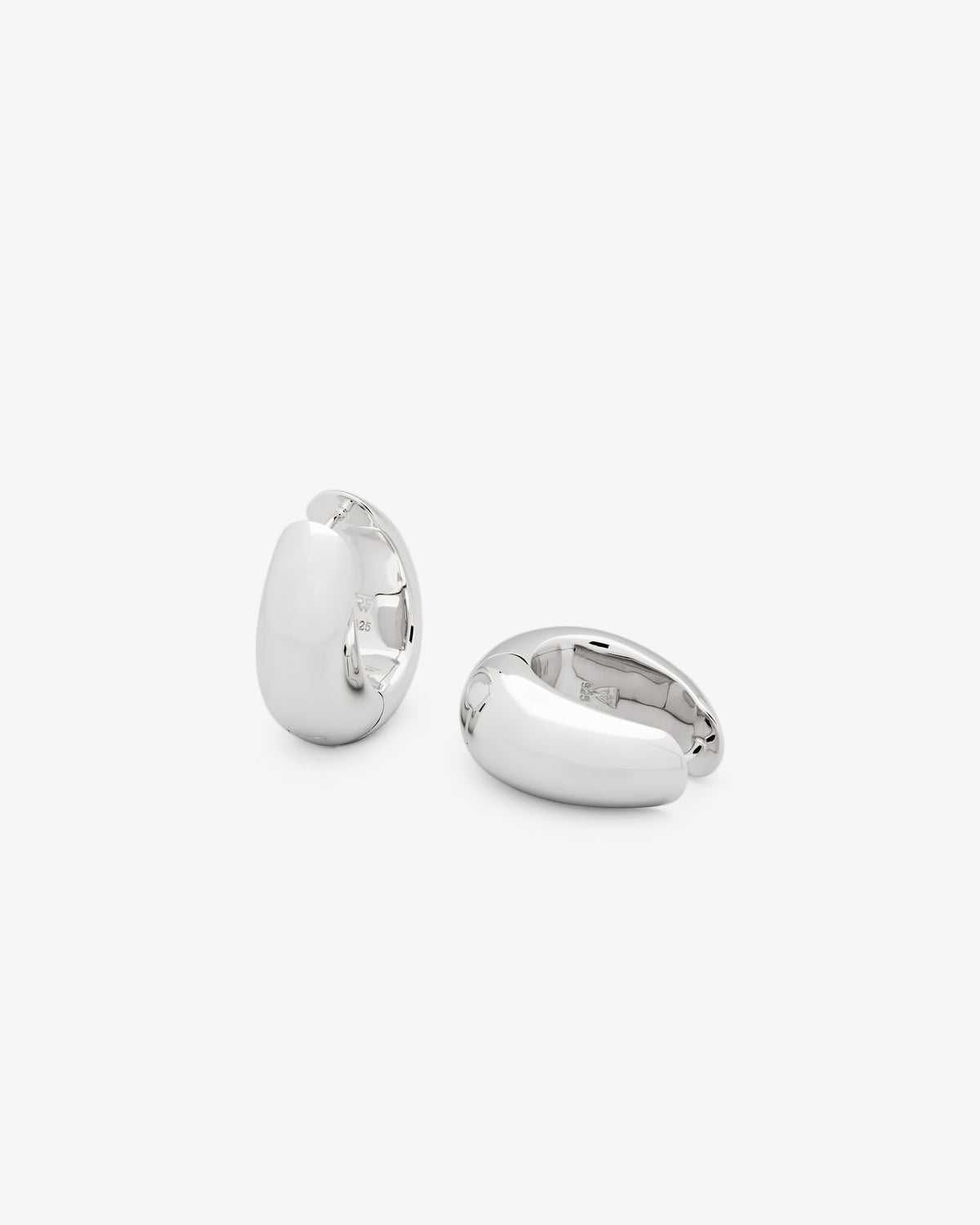 Tom Wood Ice Hoops Medium in 925 sterling silver