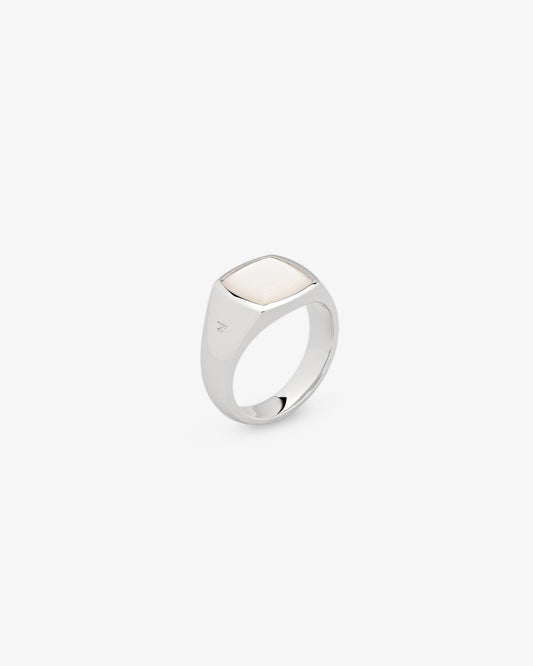 Tom Wood Kay Ring White MOP