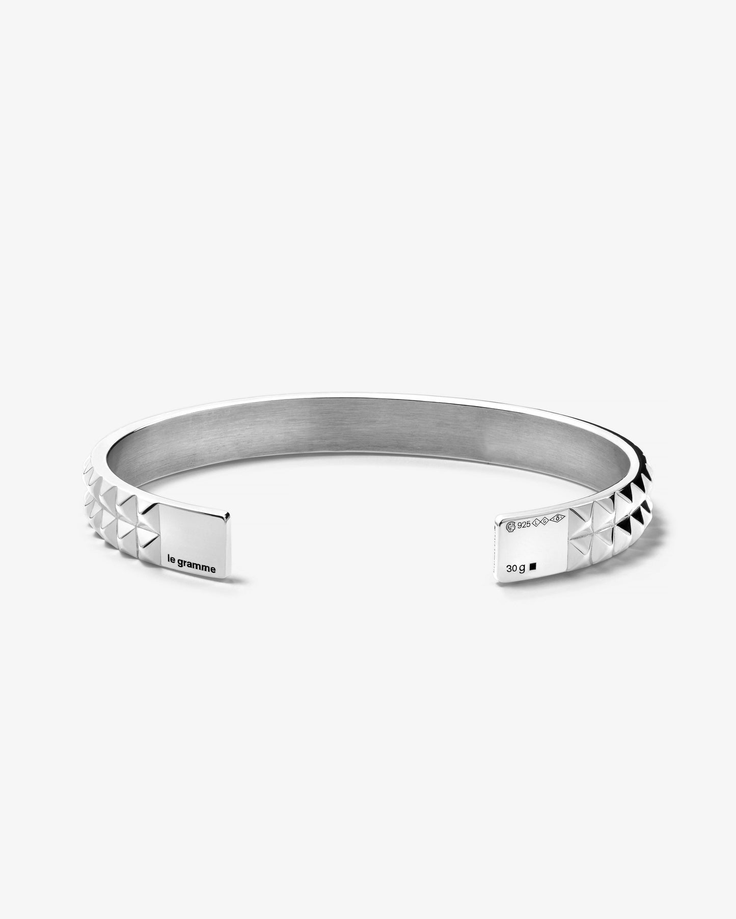Le gramme 30g buff top pyramid guilloche ribbon bracelet