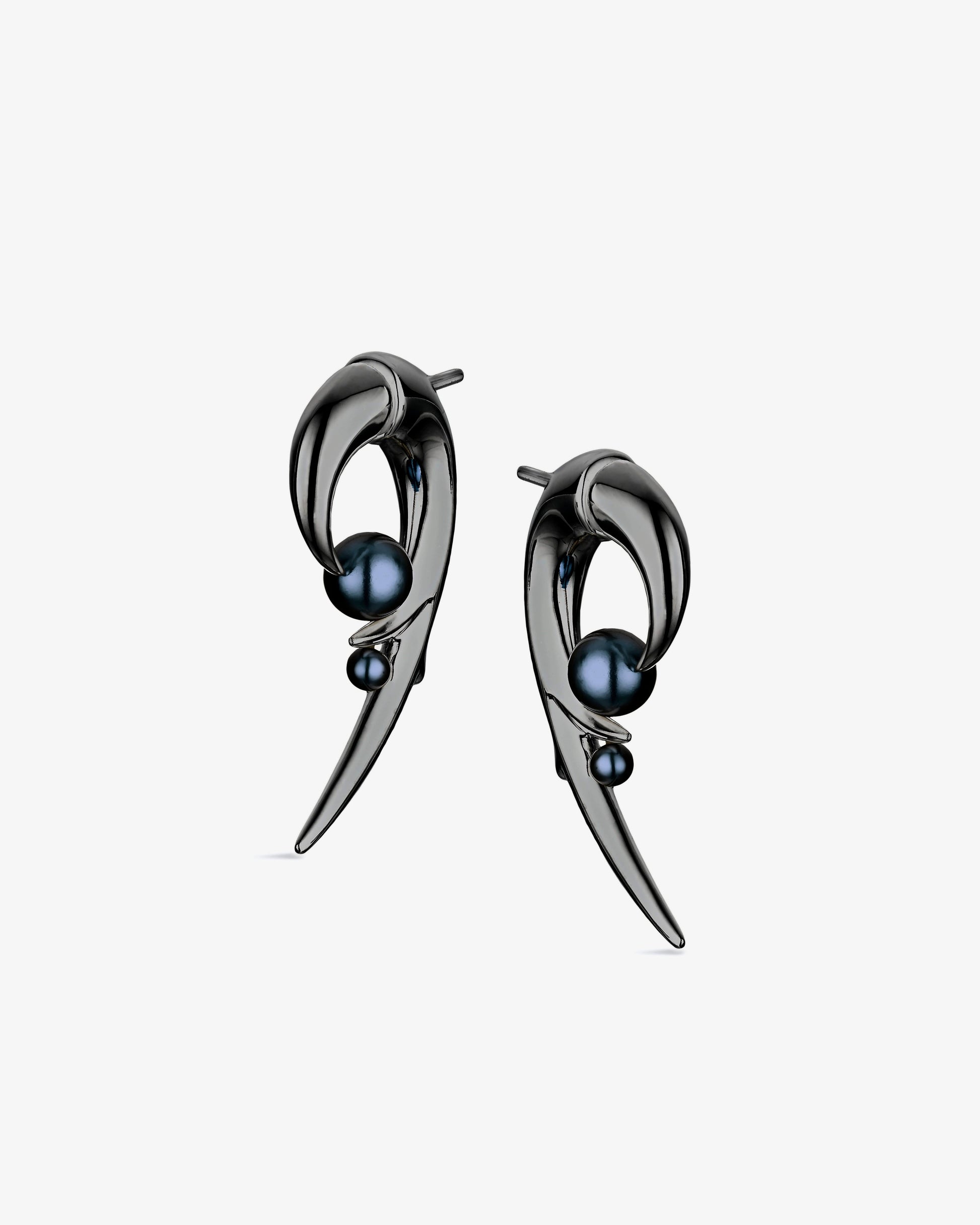 Shaun Leane Hooked Black Pearl Earrings